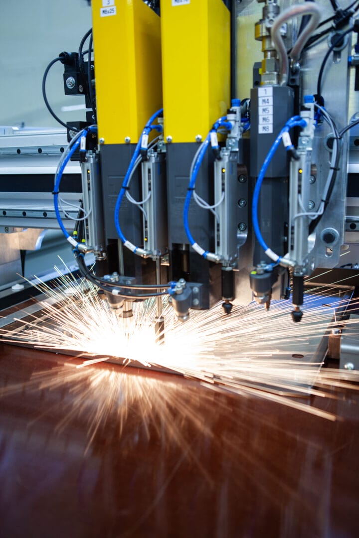 CNC do automatycznego przypawania trzpieni